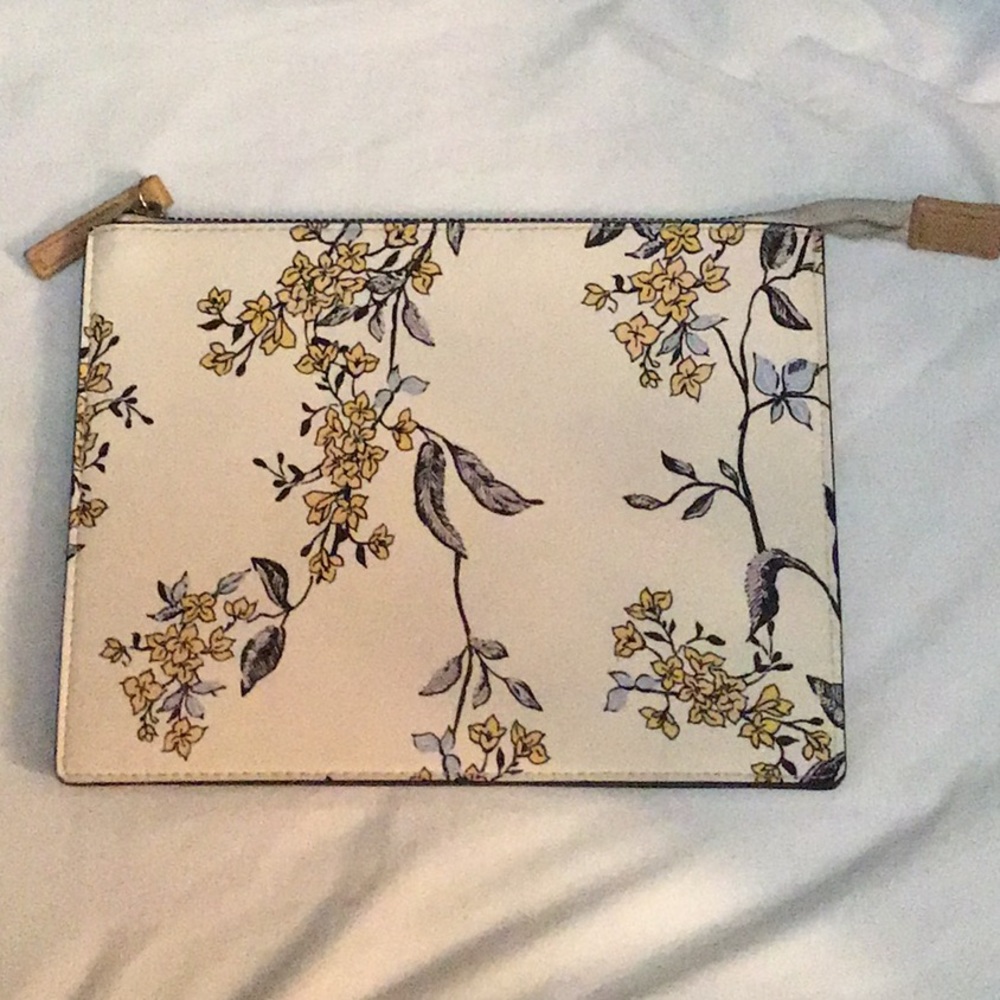 Yellow clutch